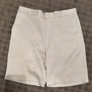 Walter Hagen Men's Classic Cream Flat Front Shorts
